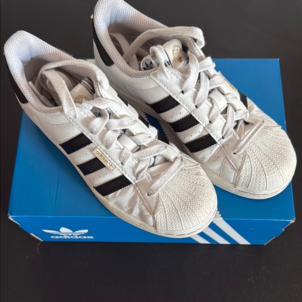 Adidas Superstar J